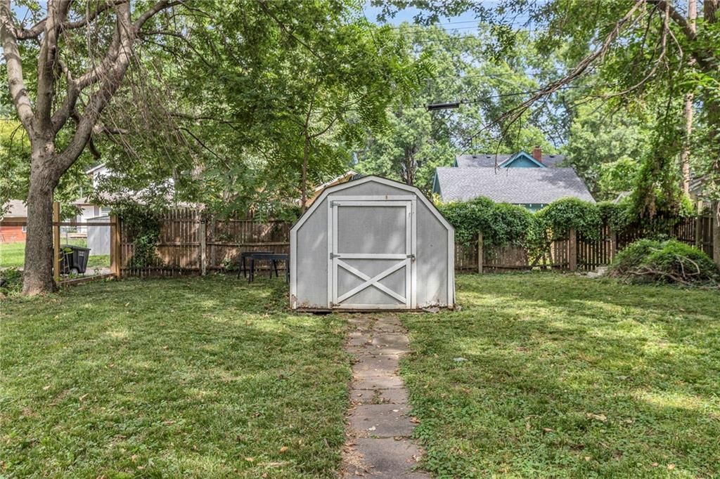 817 S Poplar Street — photo 31