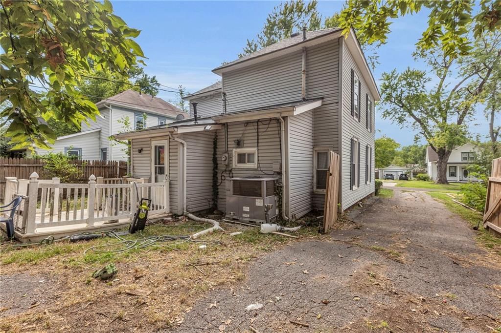 817 S Poplar Street — photo 32