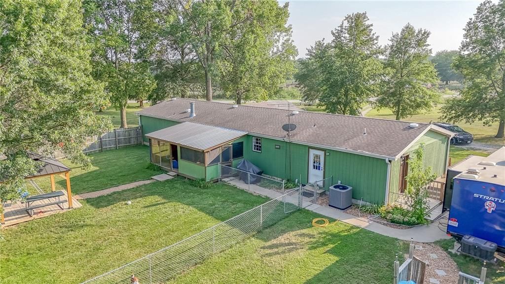 423 SE State Pp Highway — photo 45