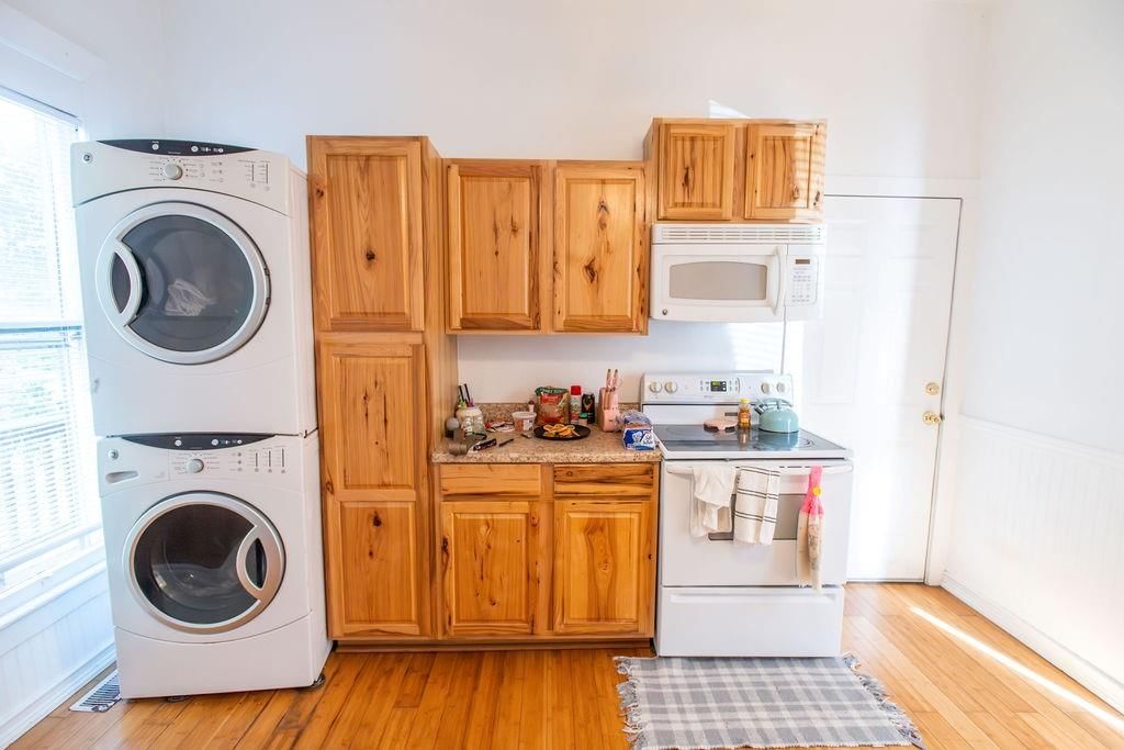 419 Grover Street — photo 23