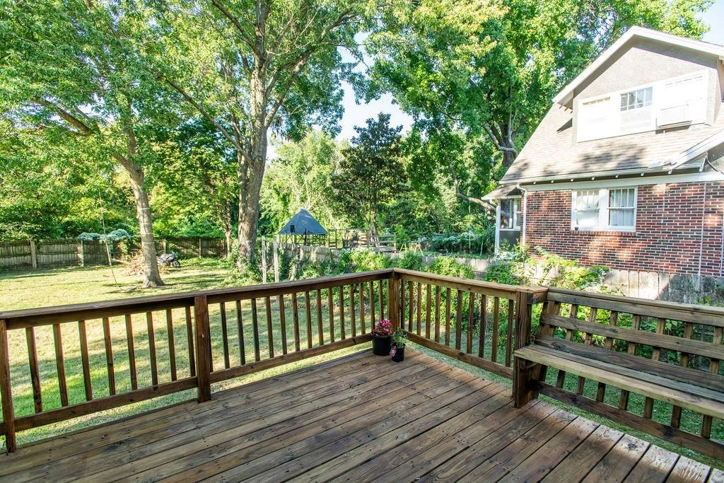 419 Grover Street — photo 26