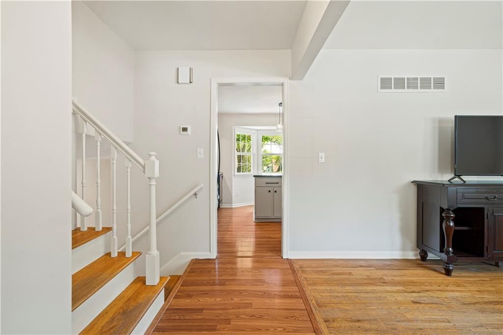9701 Slater Lane — photo 5