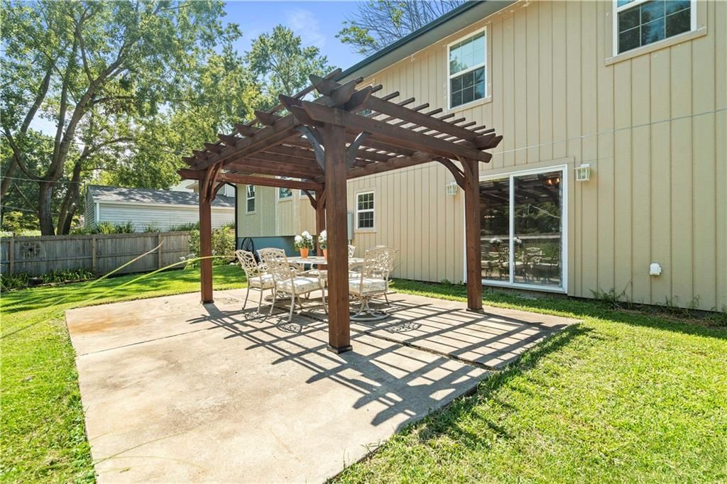 9701 Slater Lane — photo 41