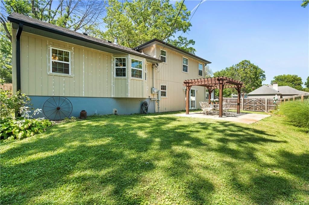 9701 Slater Lane — photo 45