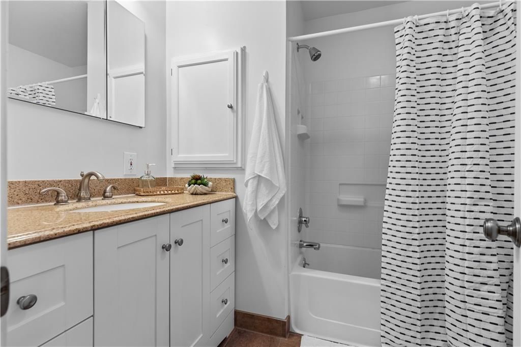 7133 Lamar Avenue — photo 15