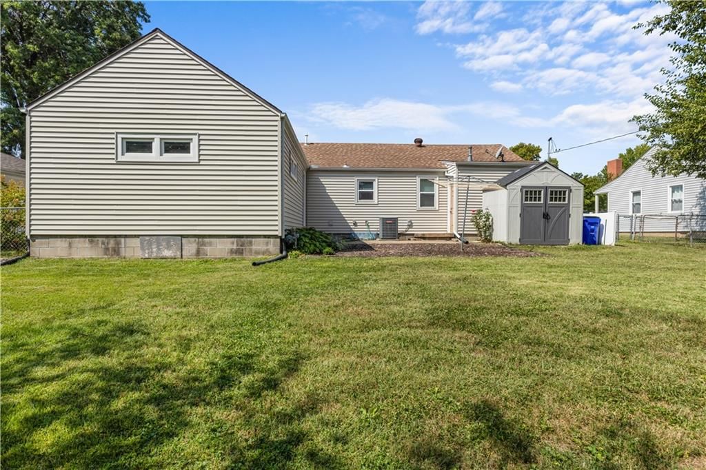 7133 Lamar Avenue — photo 26