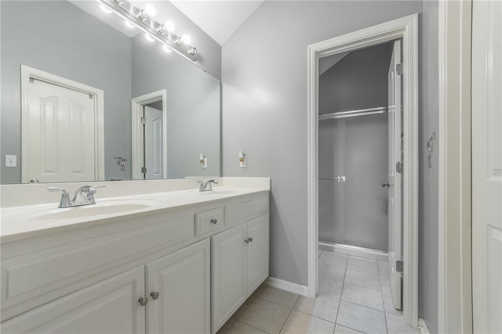 8724 N Robinhood Avenue — photo 12