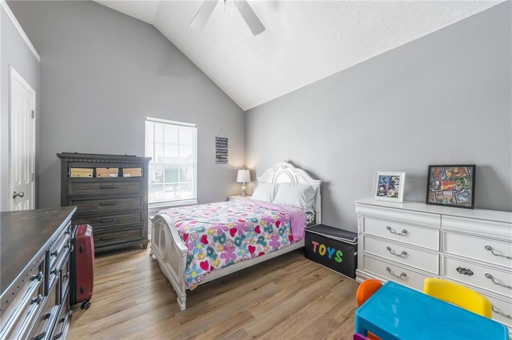 8724 N Robinhood Avenue — photo 15