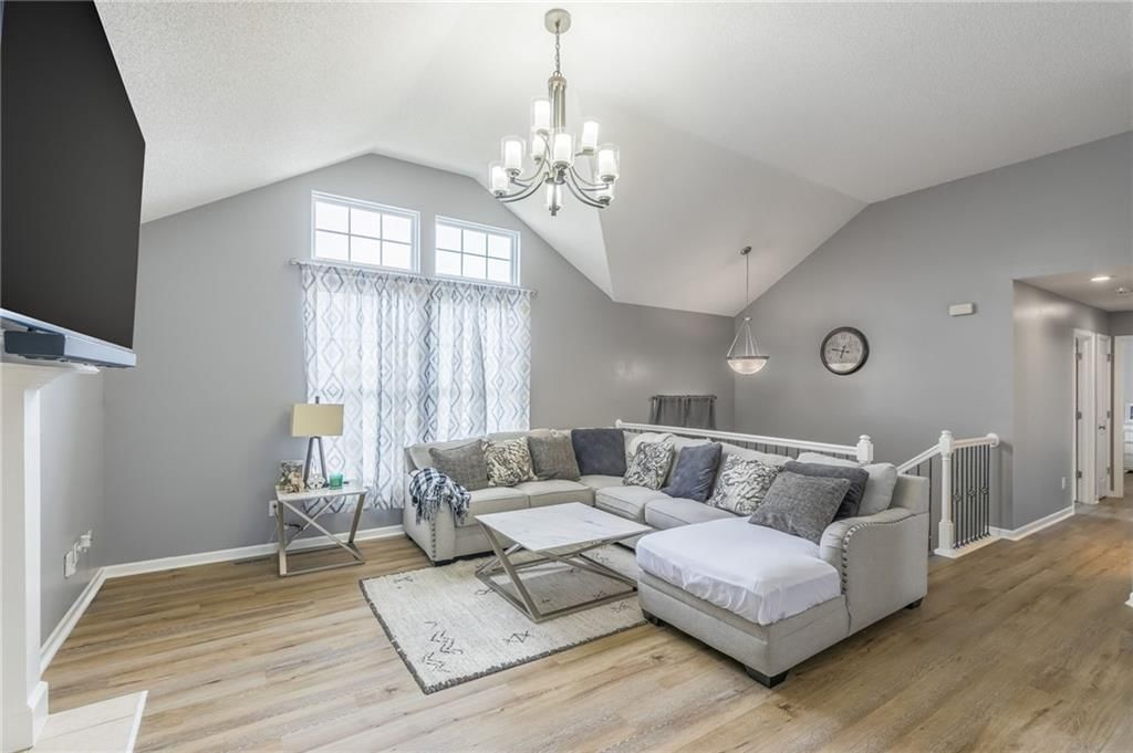 8724 N Robinhood Avenue — photo 5