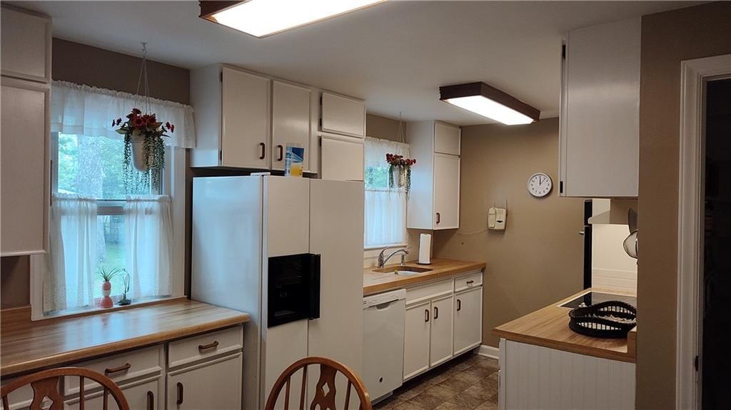5912 W 52nd Street — photo 15