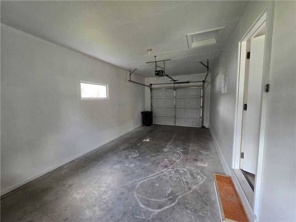 200 W Calhoun Street — photo 8