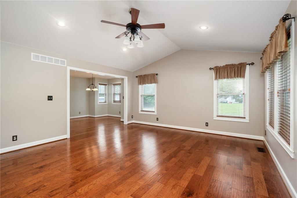 53 Lakeshore Drive — photo 21