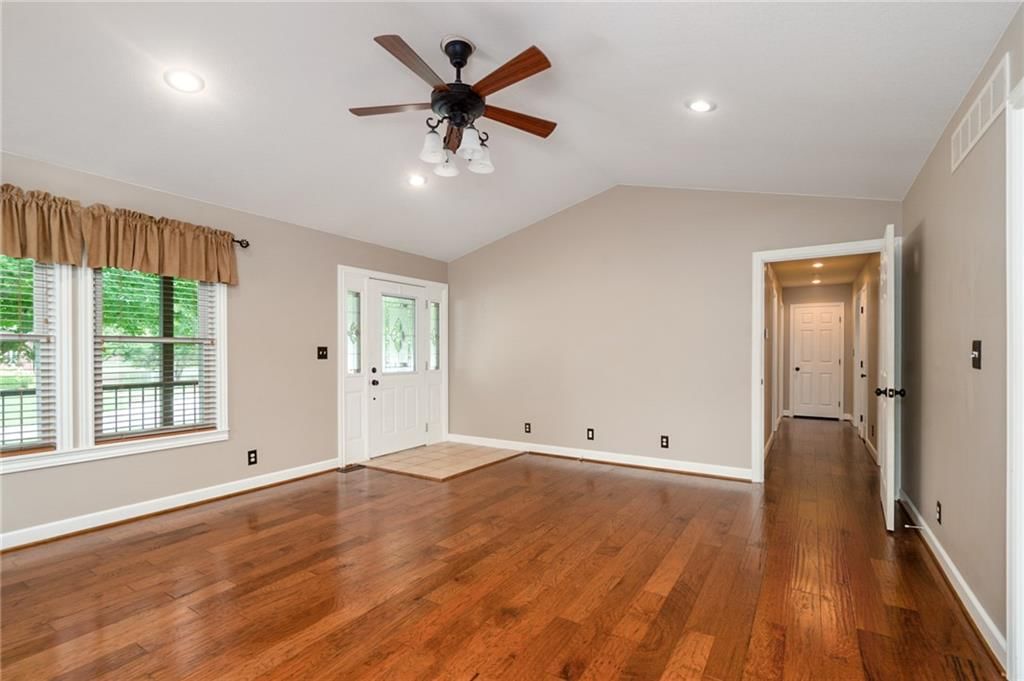 53 Lakeshore Drive — photo 23