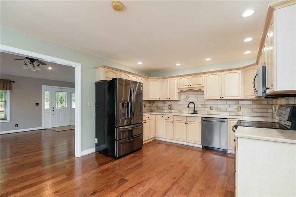 53 Lakeshore Drive — photo 24