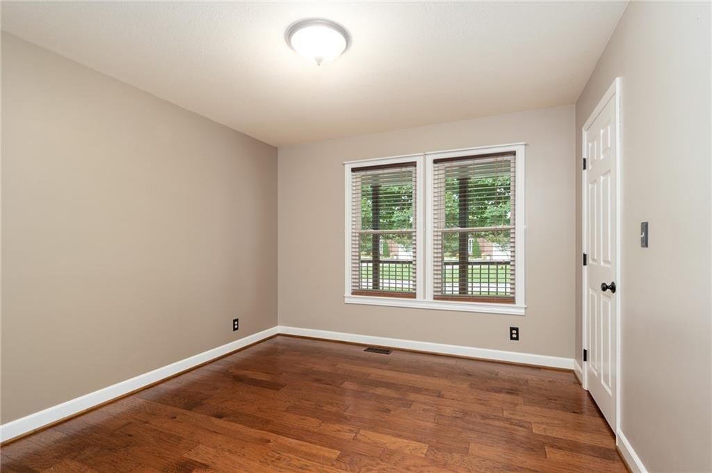 53 Lakeshore Drive — photo 32