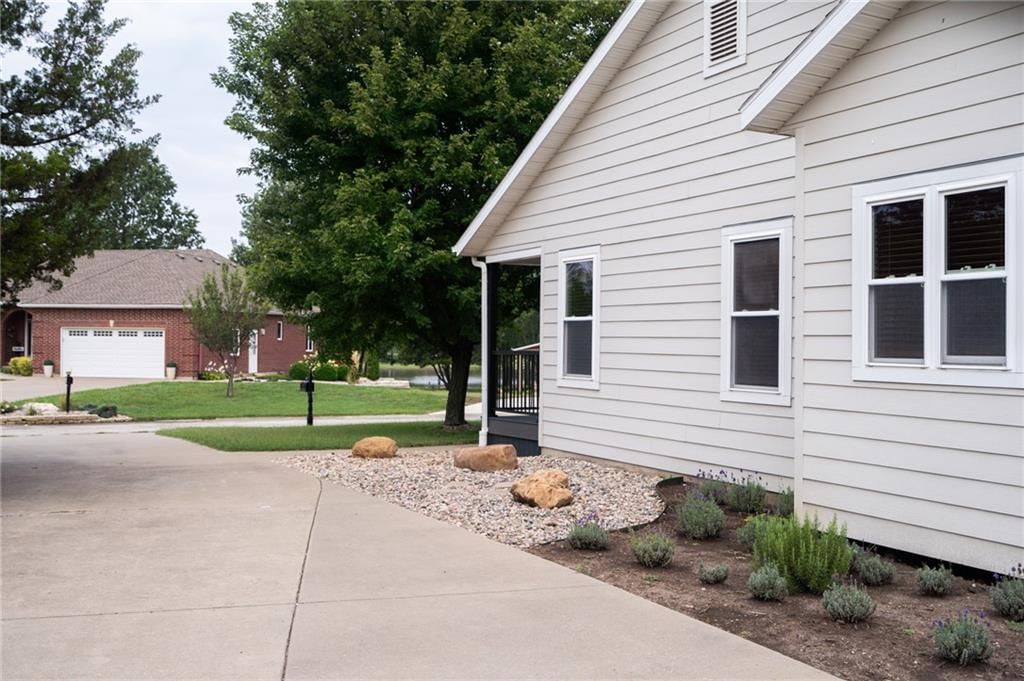 53 Lakeshore Drive — photo 5