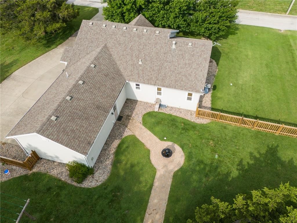 53 Lakeshore Drive — photo 42