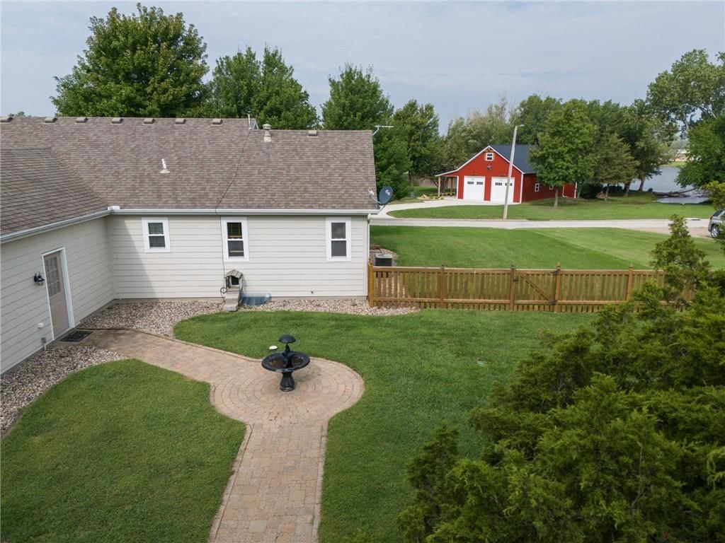 53 Lakeshore Drive — photo 9