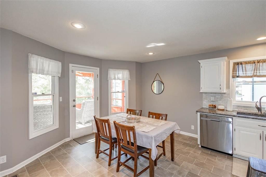 912 S 132nd Street — photo 11