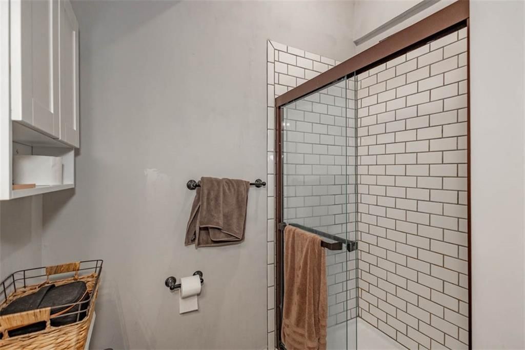 912 S 132nd Street — photo 21