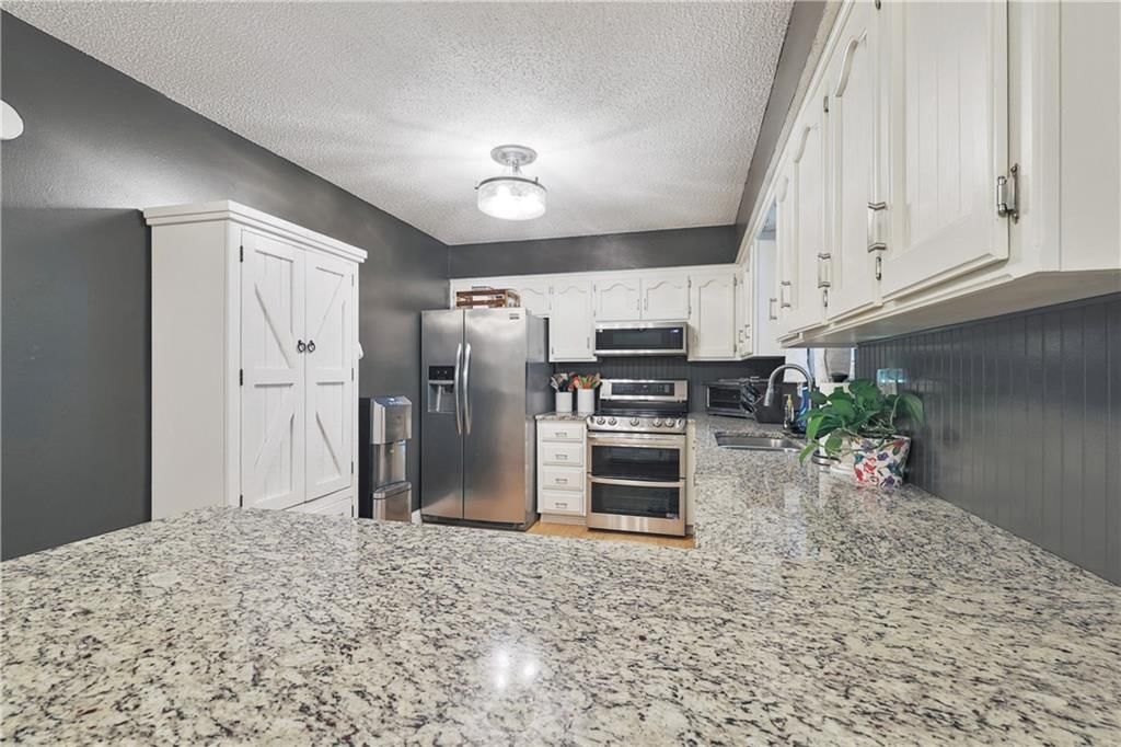 8248 NW Birch Lane — photo 11