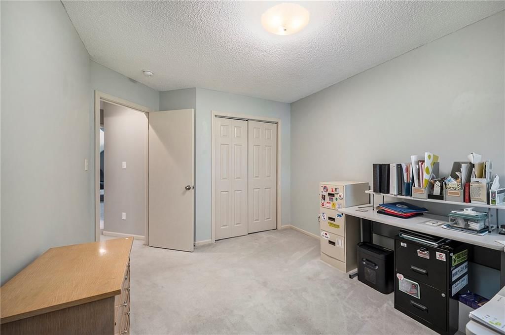 921 NE EMILY Lane — photo 28