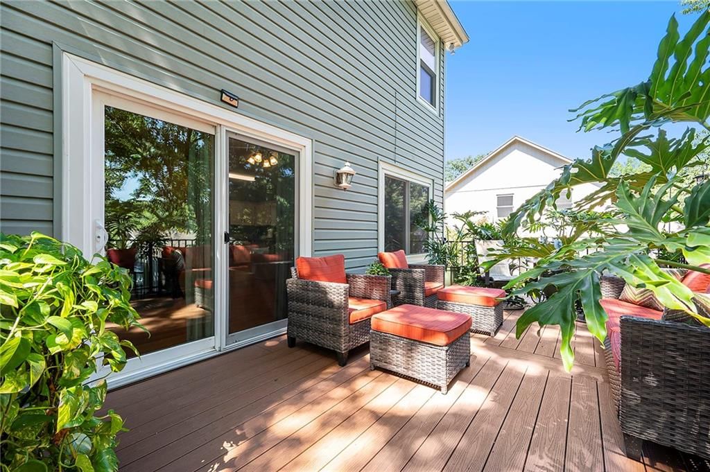 921 NE EMILY Lane — photo 38