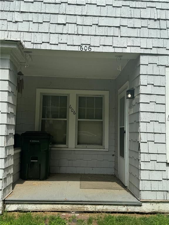 604 Oak Street — photo 23