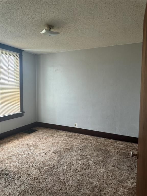 604 Oak Street — photo 31