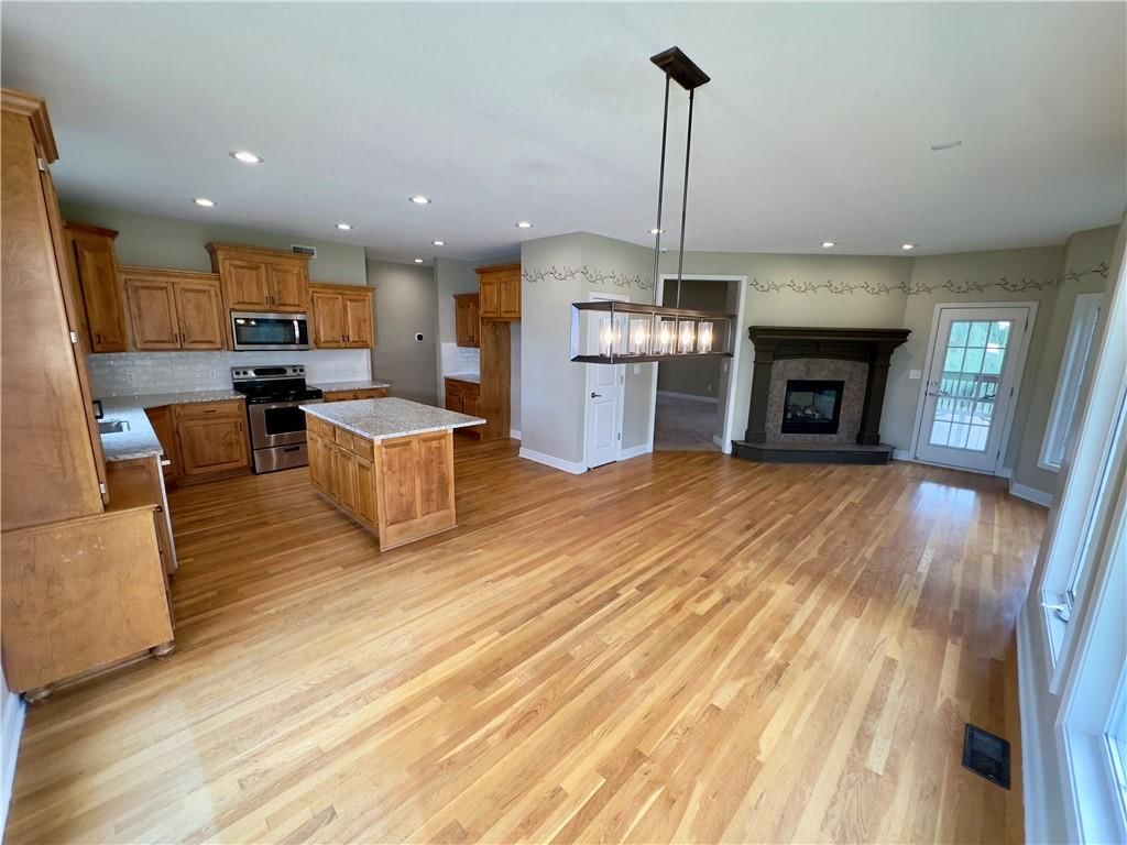 1417 NE Horizon Drive — photo 3