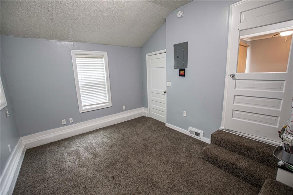 9601 E 66th Street — photo 16