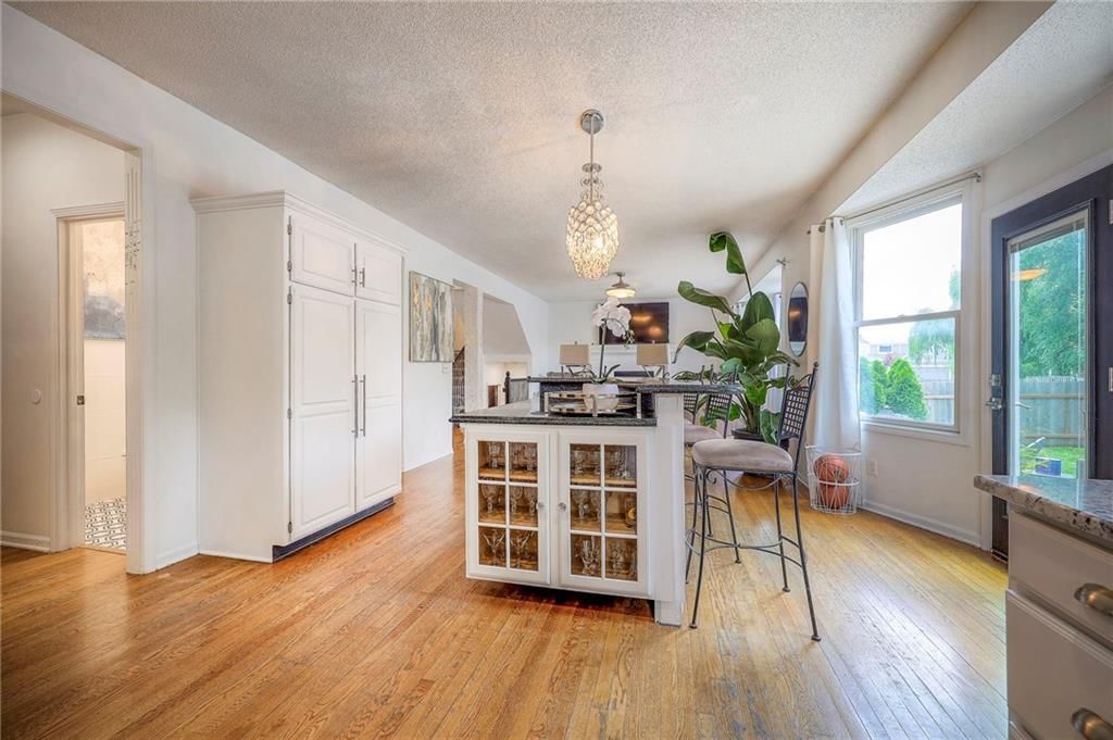14708 GLENWOOD Avenue — photo 11