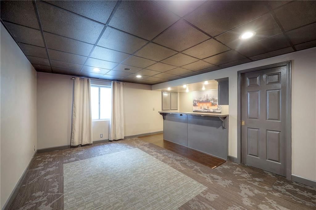 14708 GLENWOOD Avenue — photo 31