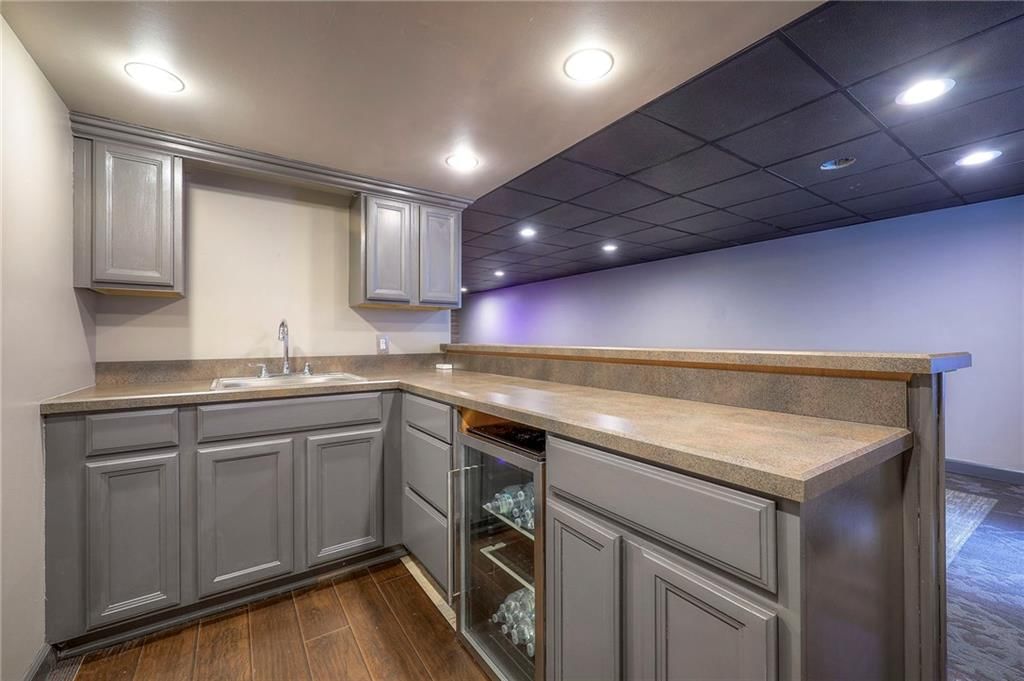 14708 GLENWOOD Avenue — photo 33