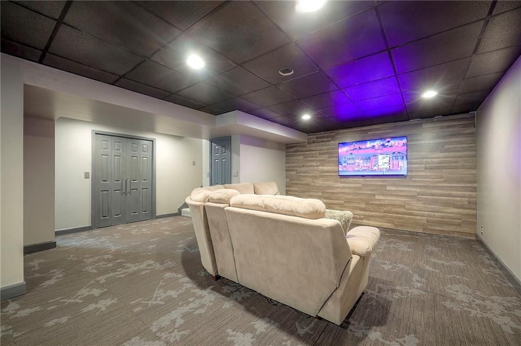 14708 GLENWOOD Avenue — photo 34