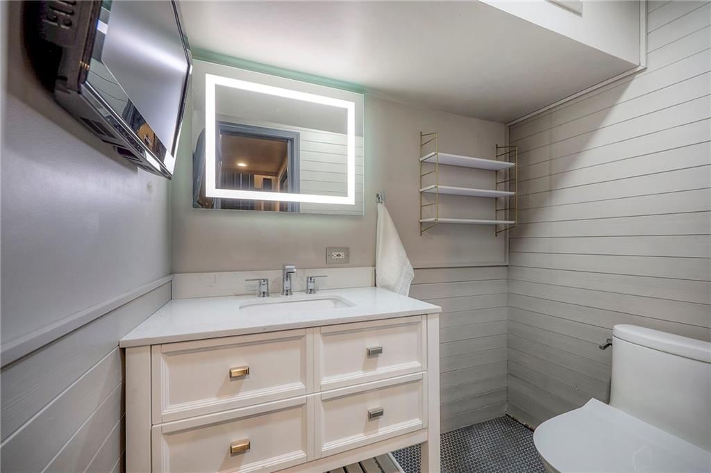 14708 GLENWOOD Avenue — photo 35
