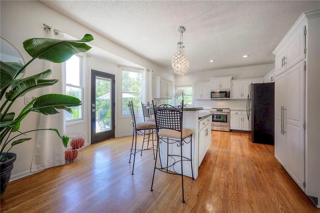 14708 GLENWOOD Avenue — photo 7