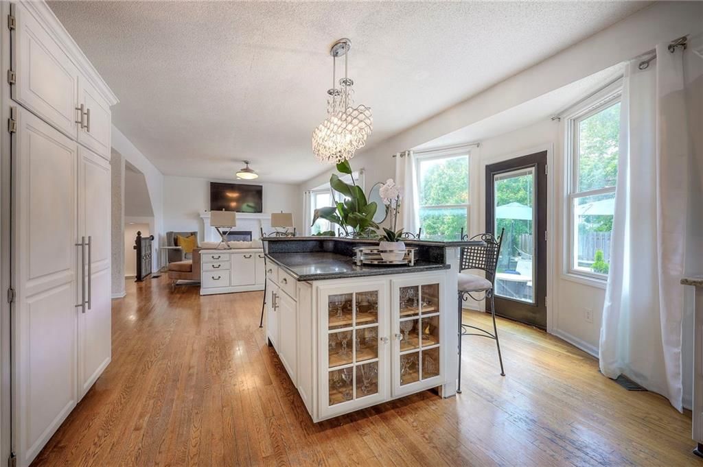 14708 GLENWOOD Avenue — photo 10