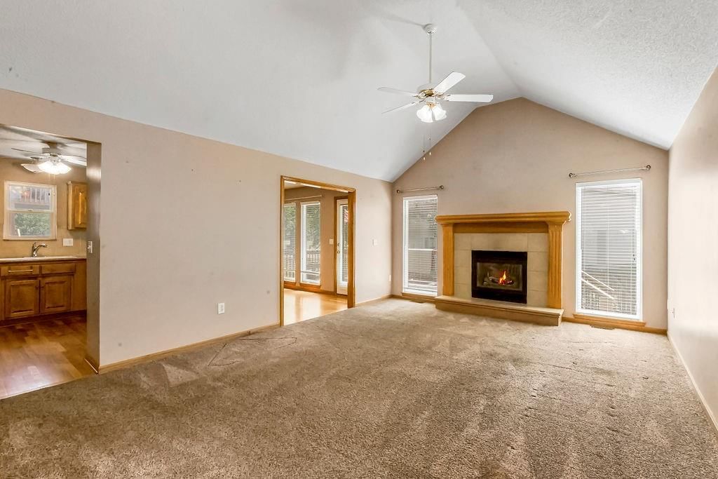 937 Oak Crest Drive — photo 3