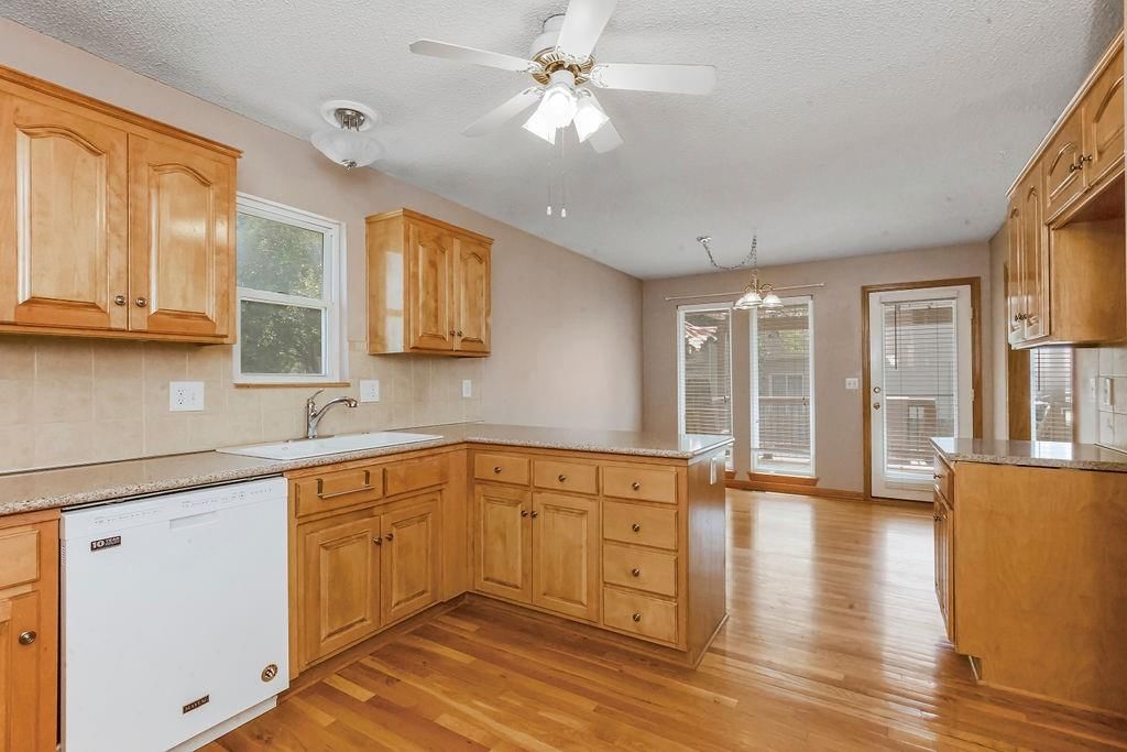 937 Oak Crest Drive — photo 8