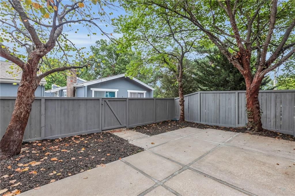 8033 Halsey Street — photo 24