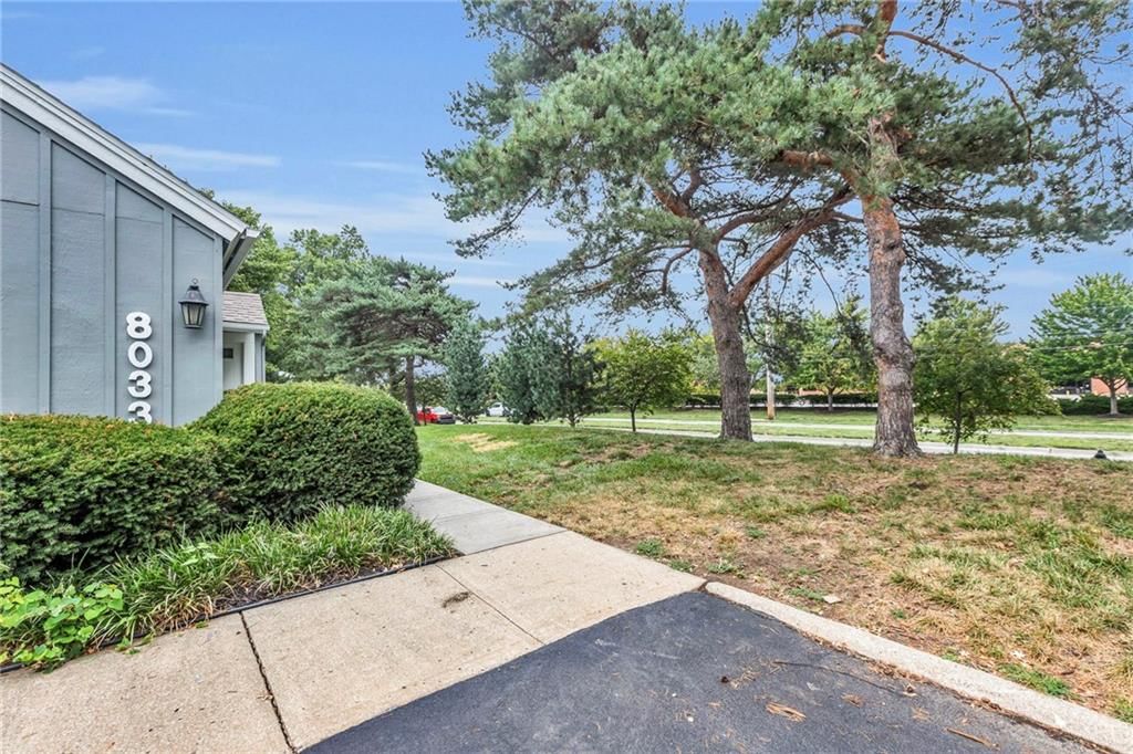 8033 Halsey Street — photo 28