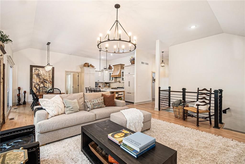 710 Apache Court — photo 14