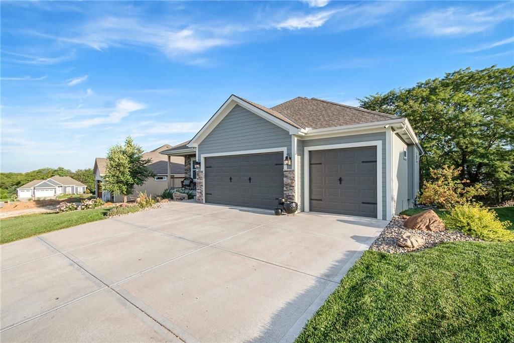 710 Apache Court — photo 3