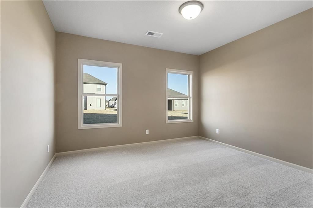 9038 N Monroe Avenue — photo 12