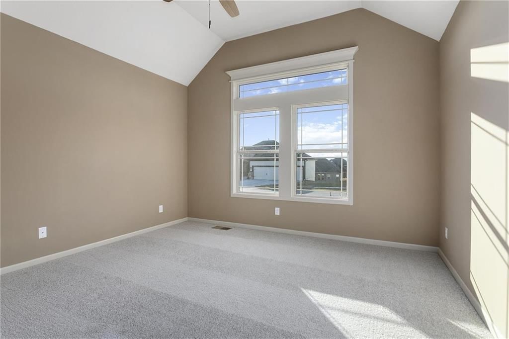 9038 N Monroe Avenue — photo 10