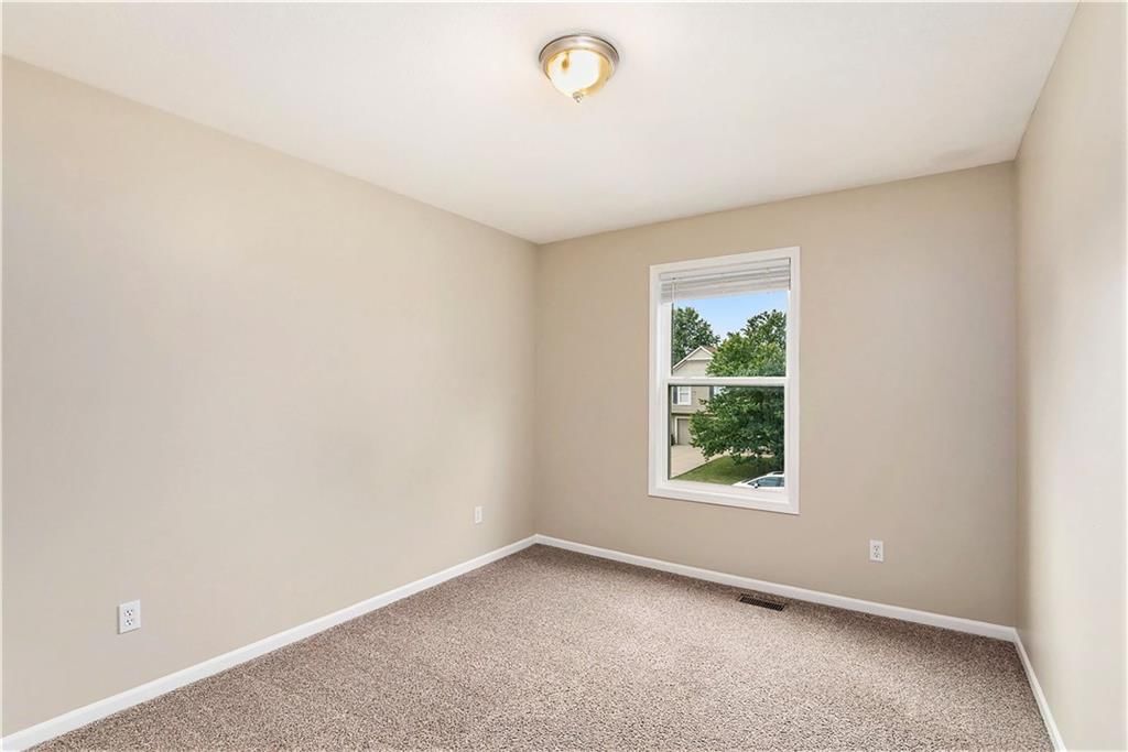 18875 W 163rd Terrace — photo 12