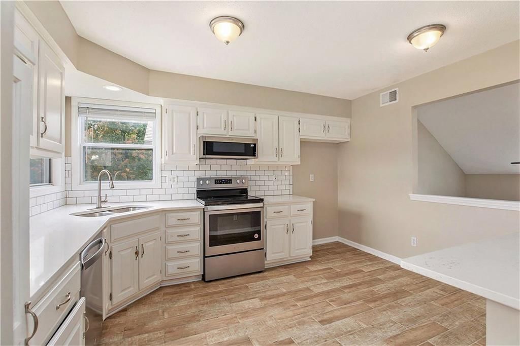18875 W 163rd Terrace — photo 7