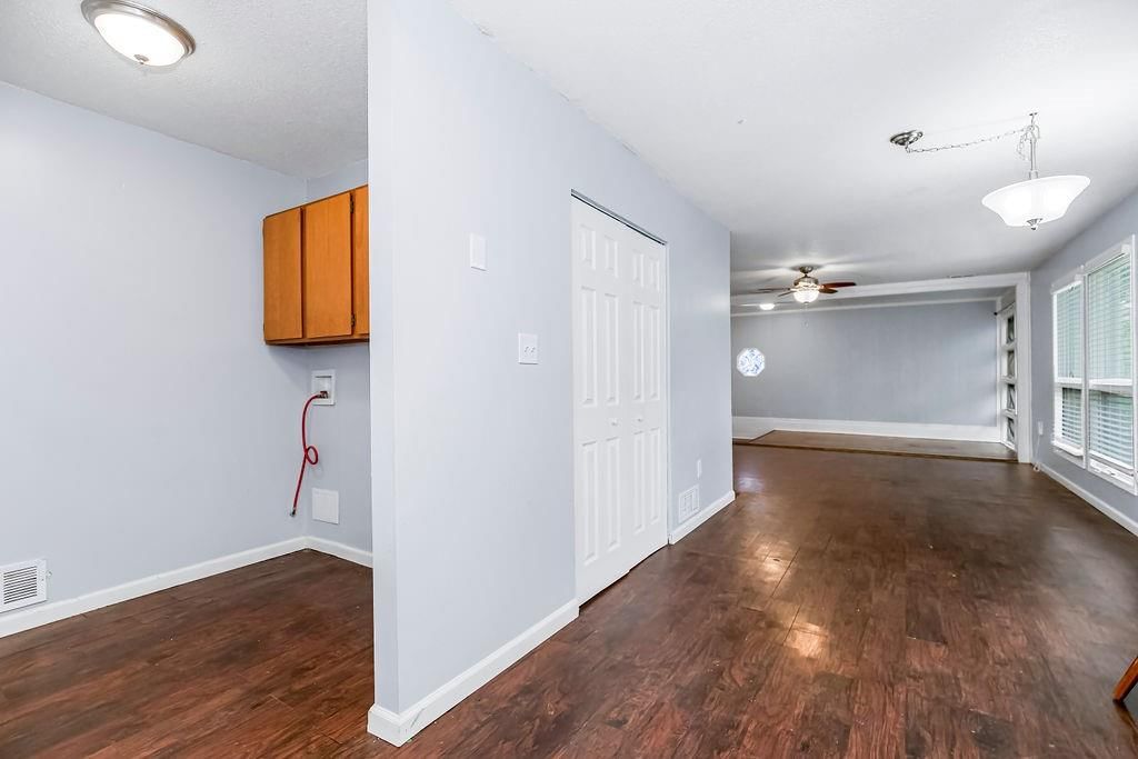 2924 WAYNE Avenue — photo 14