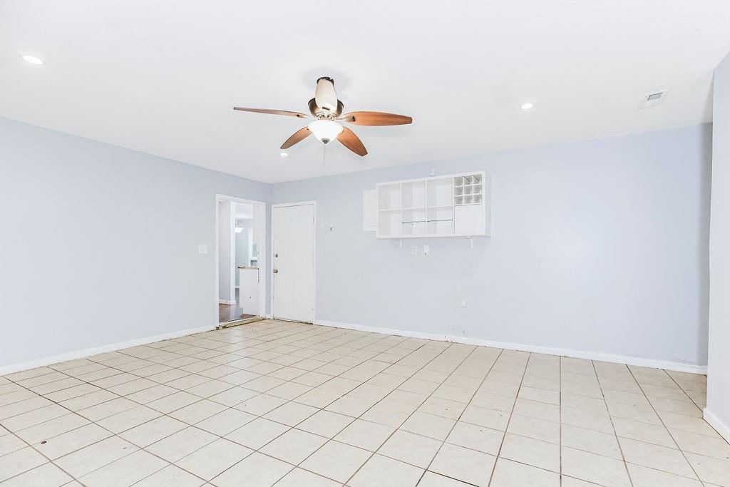 2924 WAYNE Avenue — photo 24